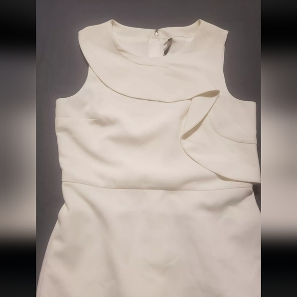 The Limited Size 10 White - Picture 3 of 16